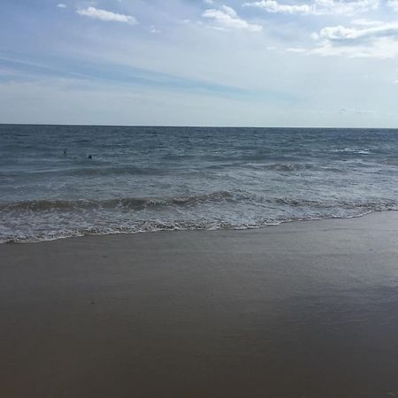 Misquamicut Beach Front Inn Уэстерли Экстерьер фото