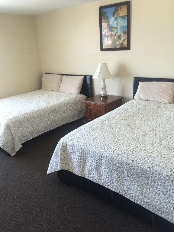 Misquamicut Beach Front Inn Уэстерли Экстерьер фото