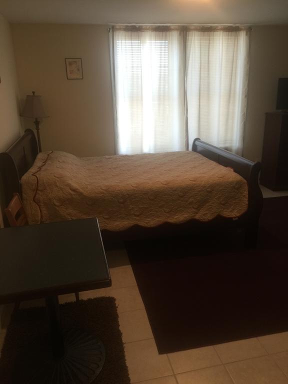 Misquamicut Beach Front Inn Уэстерли Экстерьер фото