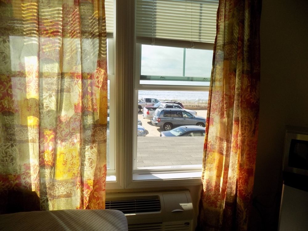 Misquamicut Beach Front Inn Уэстерли Экстерьер фото