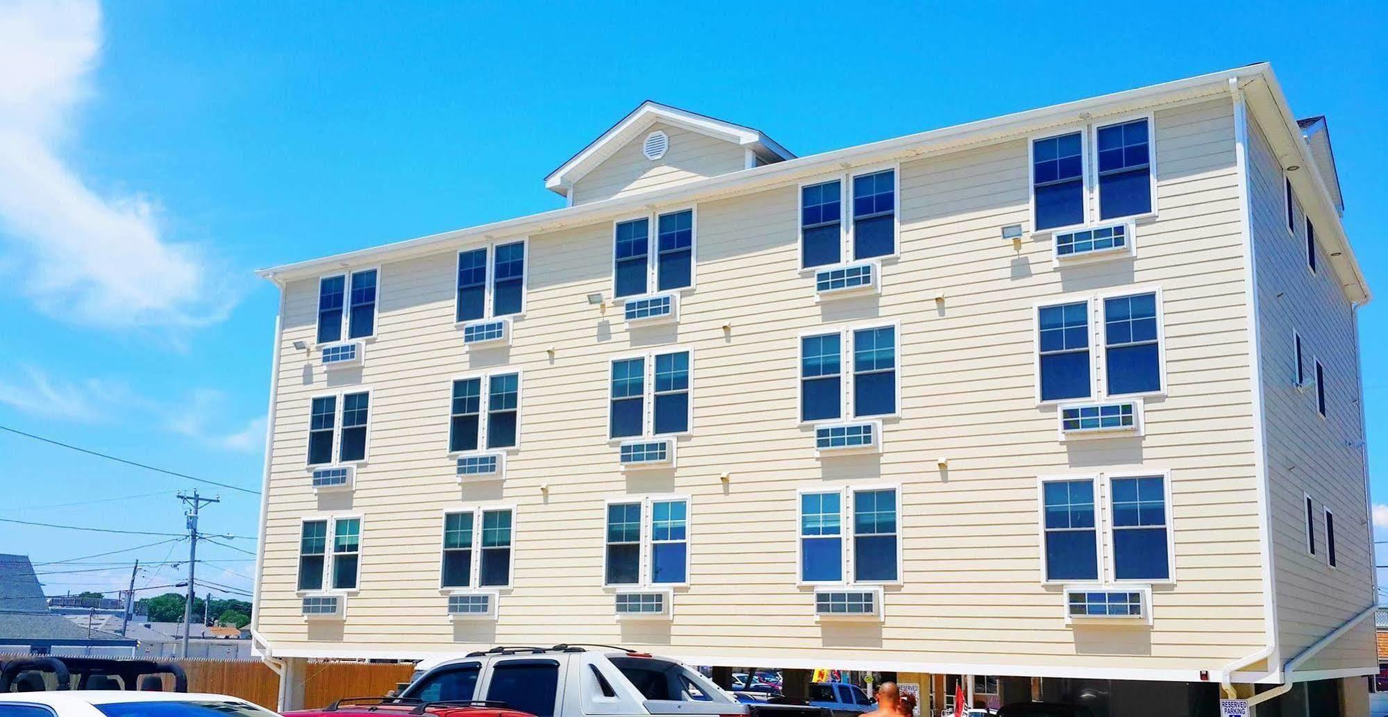 Misquamicut Beach Front Inn Уэстерли Экстерьер фото